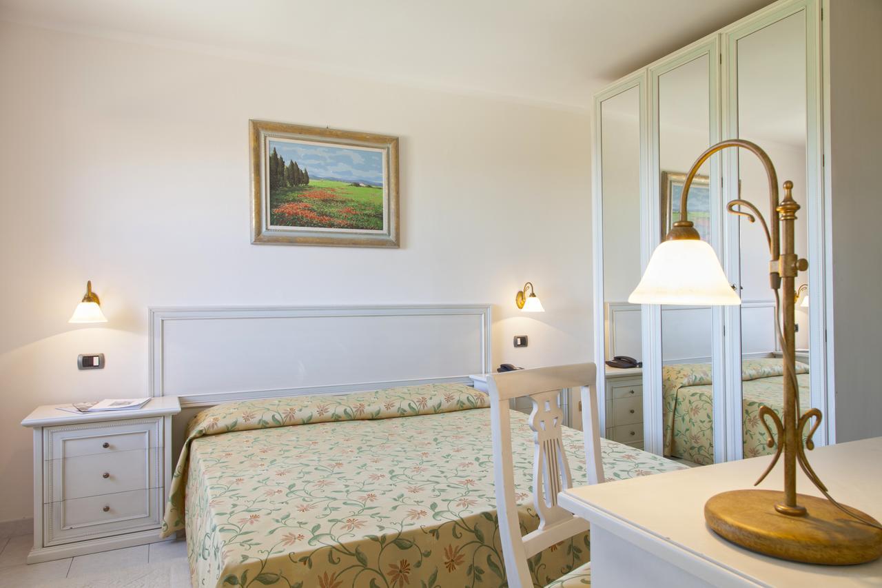 Hotel Del Golfo Проккио Экстерьер фото