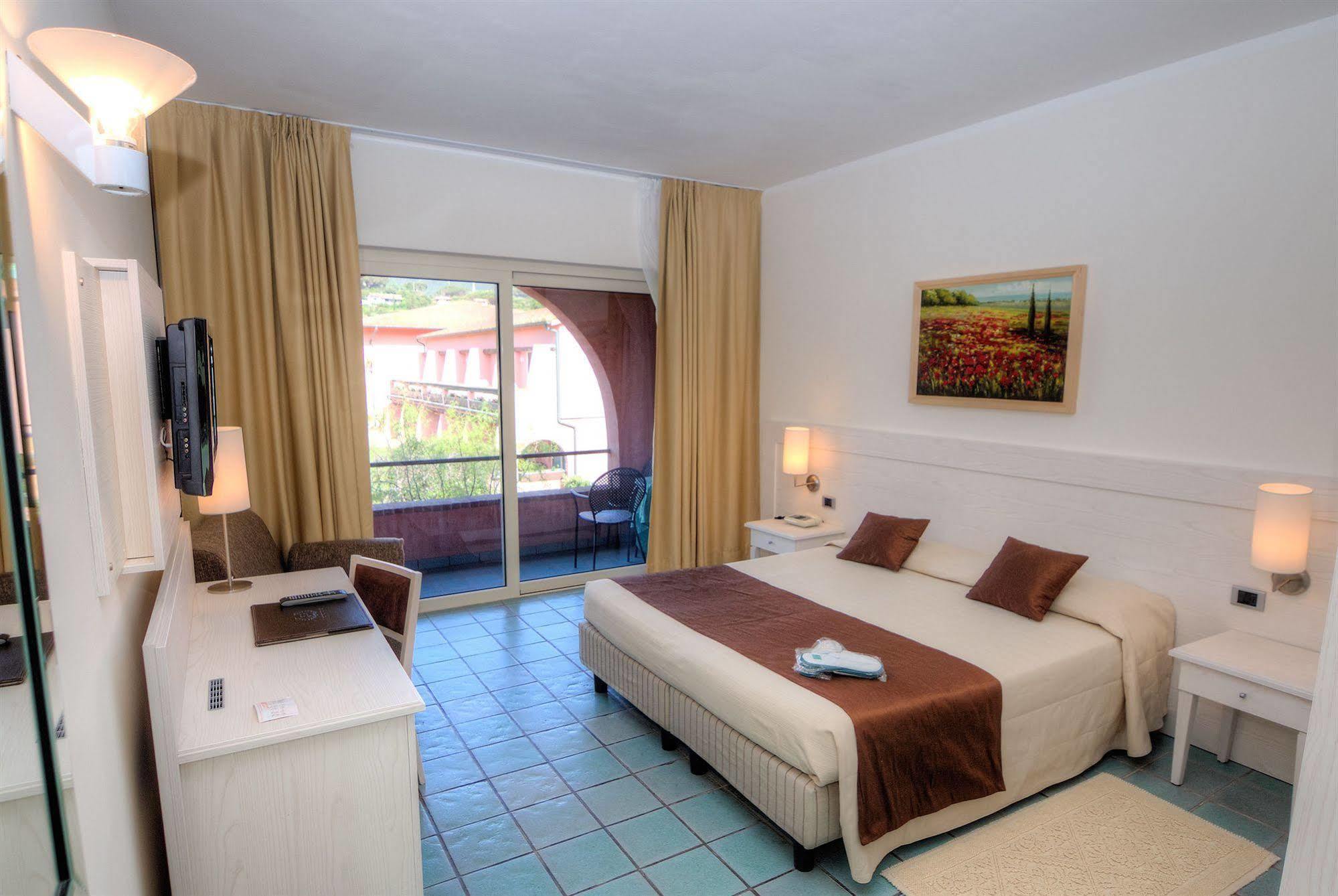 Hotel Del Golfo Проккио Экстерьер фото