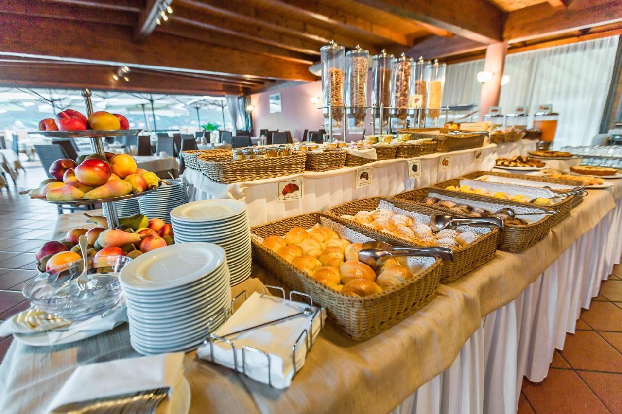 Hotel Del Golfo Проккио Экстерьер фото